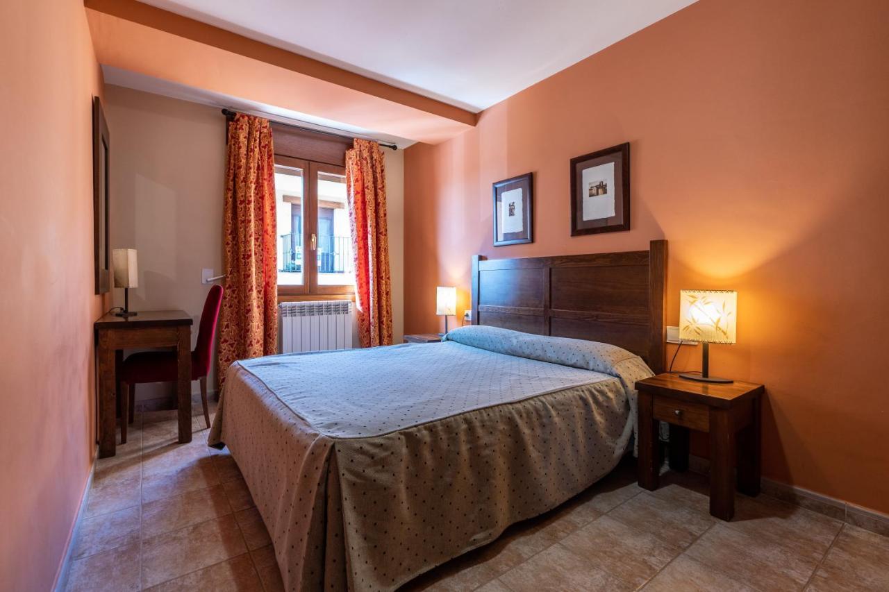Apartamentos La Trufa Negra Мора-де-Руб'єлос Екстер'єр фото