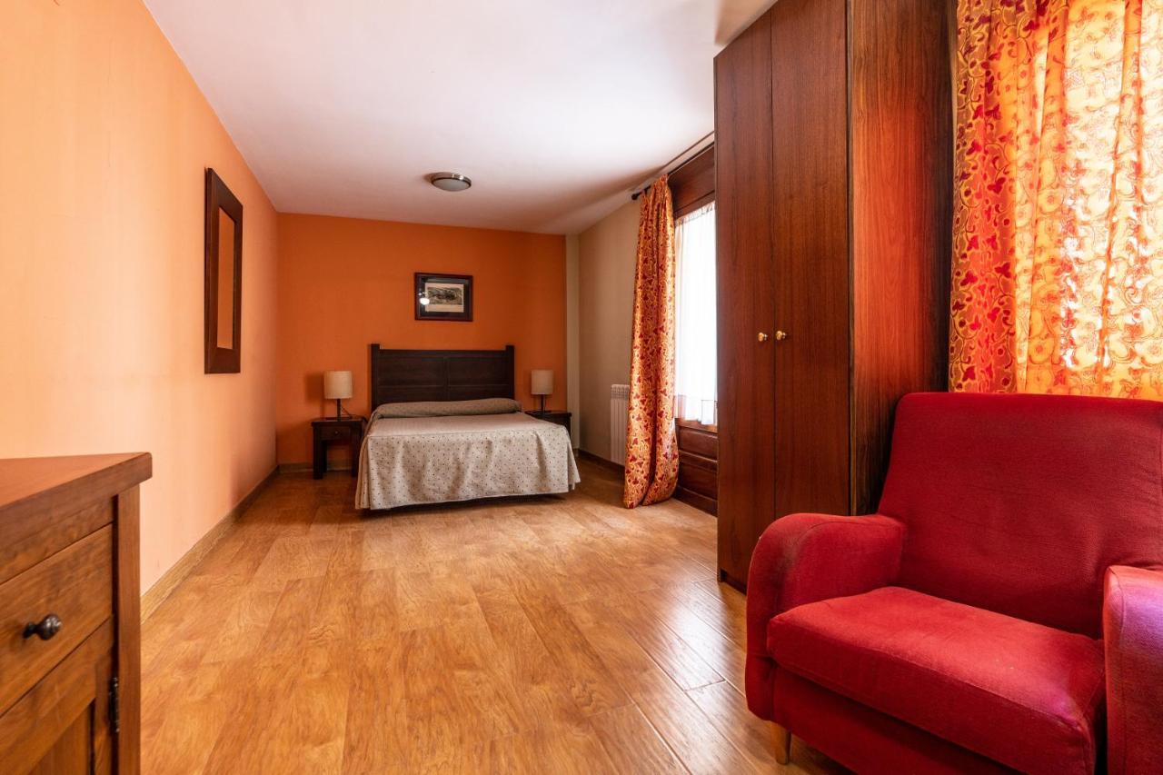 Apartamentos La Trufa Negra Мора-де-Руб'єлос Екстер'єр фото
